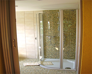Bad mit Dusche Bad mit Dusche